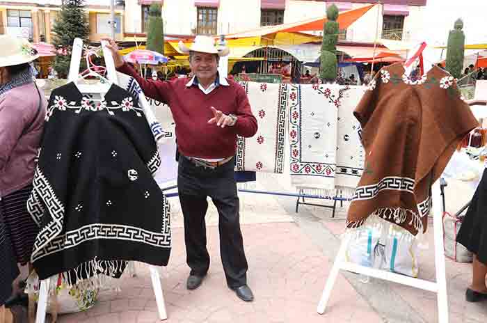 En-Temoaya-se-crean-artesanías-desde-el-corazón-2.jpg