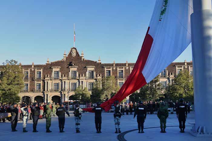 Encabeza_Delfina_Gómez_ceremonia_de_Izamiento_en_Toluca_2.jpg