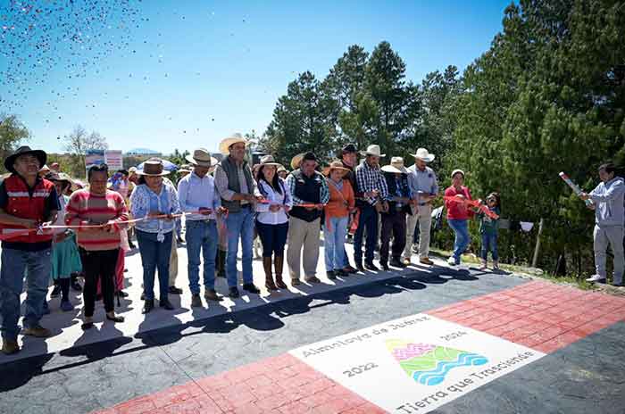 Entrega-Oscar-Sánchez-obras-de-impacto-en-Almoloya-2.jpg