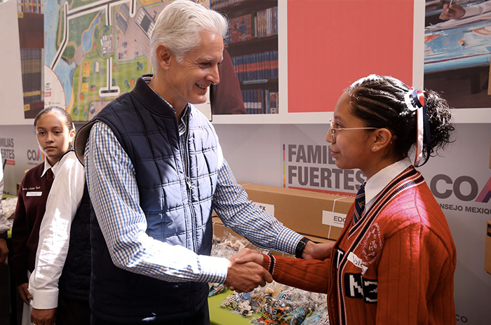 Entrega Alfredo Del Mazo Secundaria Técnica en Tianguistenco