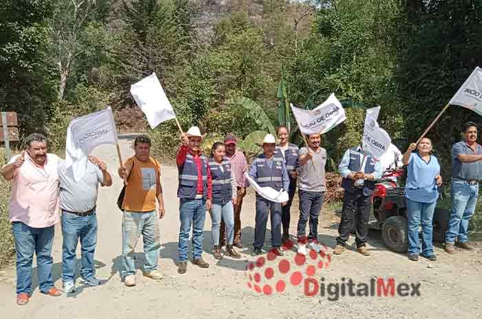 Entrega_obras_Carlos_González_a_comunidades_de_Temascaltepec_2.jpg