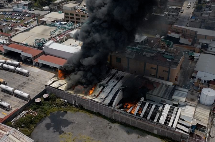 Estalla cilindro en fábrica de Tultitlán 2