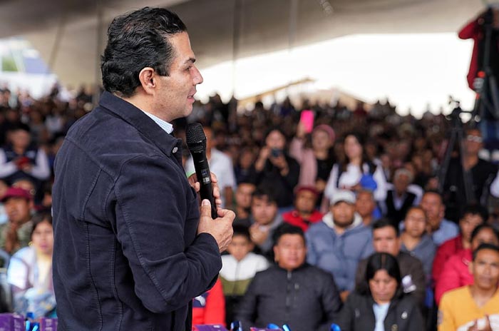 Festeja-Enrique-Vargas-a-papás-de-Huixquilucan-3.jpg