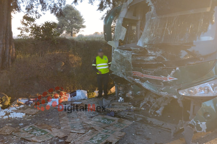 Fuerte carambola en La Marquesa Tenango deja un muerto y seis heridos