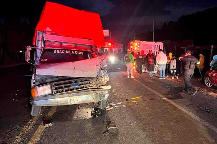 Fuerte_choque_entre_camionetas_deja_heridos_en_Atlacomulco_2.jpg