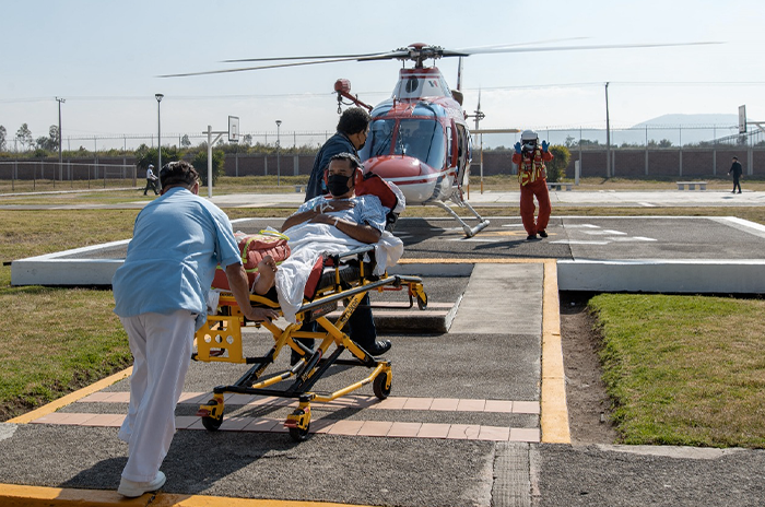 Helicóptero de unidad Relámpagos traslada a hombre que sufrió un infarto en Edoméx 2