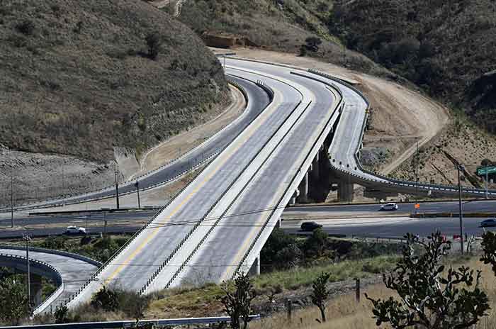 Inaugura-Gobernadora-conexión-Atizapán-Naucalpan-beneficiará-a-250-mil-personas.jpg