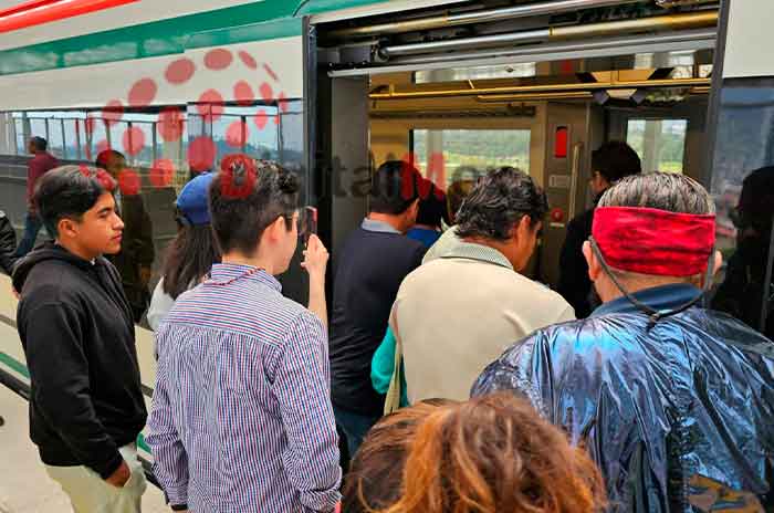 Increíble_demanda_registrada_en_el_Tren_El_Insurgente_2.jpg