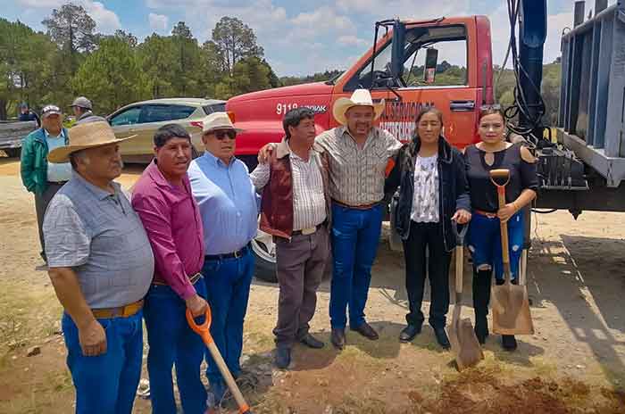 Inicia_Andri_Correa_obras_de_electrificación_en_VillaDelCarbón_2.jpg