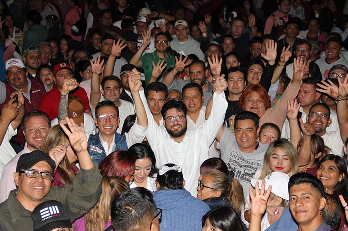 Isaac_Montoya_celebra_victoria_de_la_4T_en_Naucalpan_2.jpg