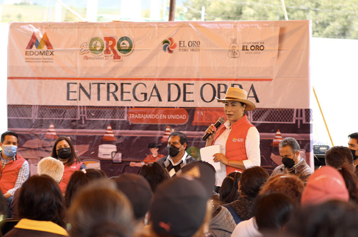 Leticia Mejía inicia obras en beneficio de habitantes de El Oro 2