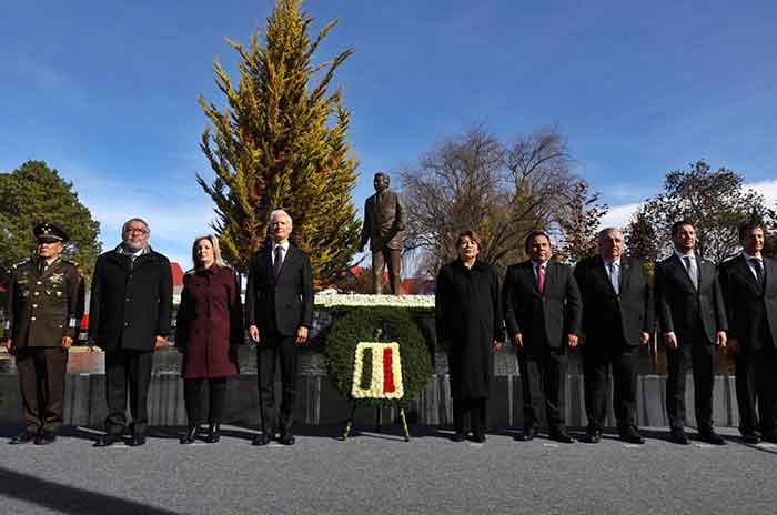 Llamado_a_la_unidad_en_Ceremonia_Conmemorativa_de_Alfredo_Del_Mazo_2.jpg