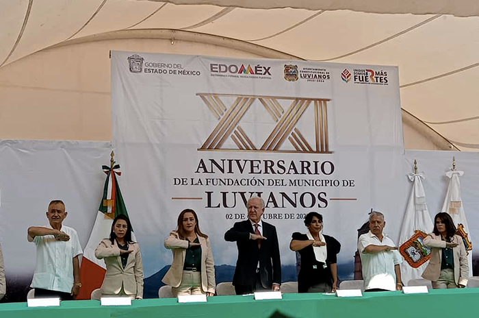 Luvianos conmemora su 21 aniversario como municipio 2