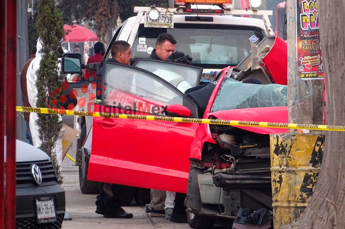 Mujer muere en choque con camión en Toluca 3