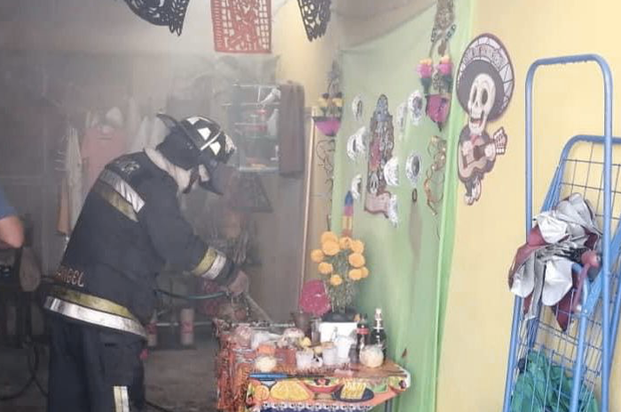 Ofrenda de Día de Muertos incendia vivienda en Ixtapaluca 2