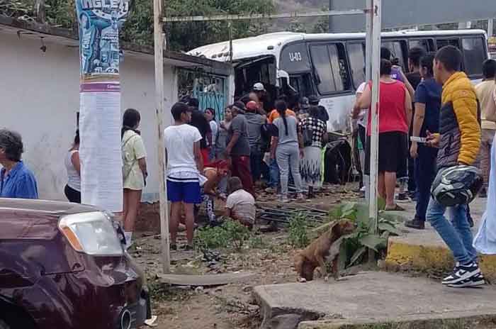 Peregrinos-se-accidentan-camino-a-Chalma-hay-heridos.jpg