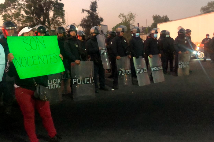 Protestan por la detención de menores de edad en Tlalnepantla