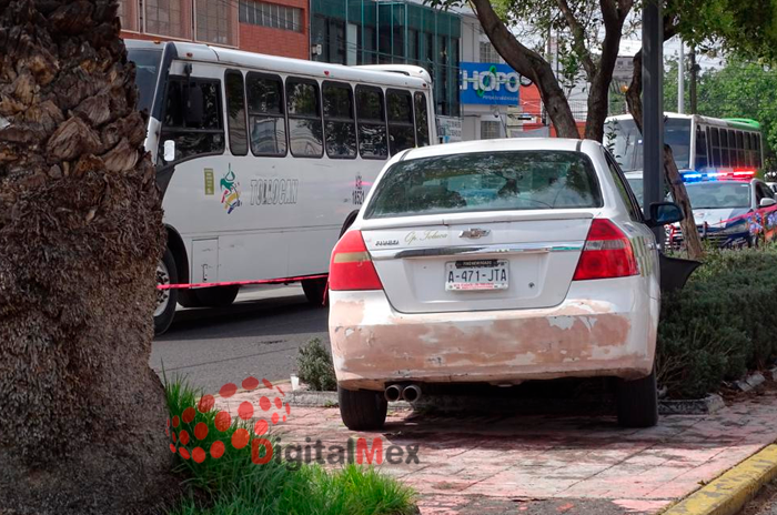 Queda sin vida taxista sobre Isidro Fabela en Toluca 2
