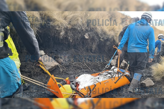 Rescatan a mujer extraviada en volcán Izta Popo