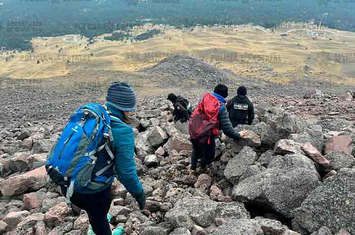 Rescatan_con_vida_a_tres_extraviados_en_el_Nevado_de_Toluca_2.jpg