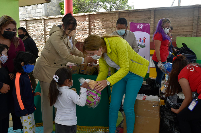 Todos en Marcha donó juguetes a niños y realiza paseo con abuelitos del Edoméx 2