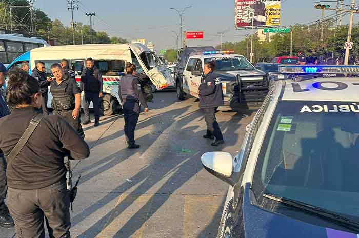 Tragedia_Pasajeros_salen_volando_en_impactante_choque_en_Coacalco_2.jpg