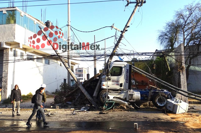 Tráiler choque Paseo Tollocan 2