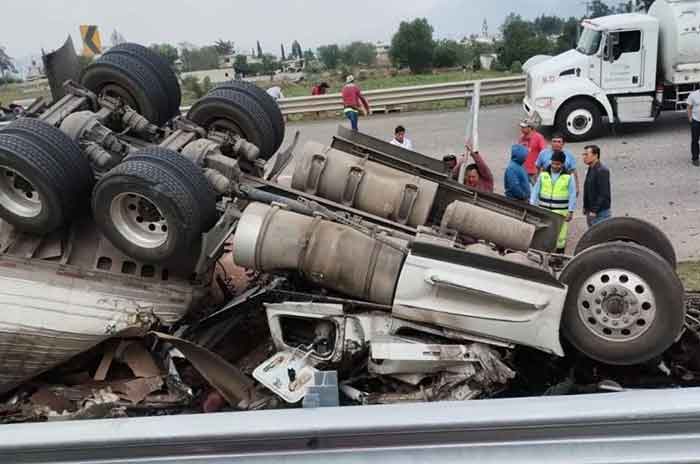 Valle_de_Toluca_11_muertos_y_más_de_70_heridos_por_accidentes_de_tráileres_en_2023_1_2.jpg