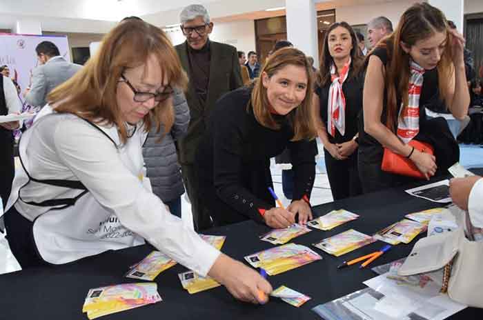 Visita_la_exposición_de_pintura_Sentido_de_Vida_en_SanMateoAtenco_4.jpg