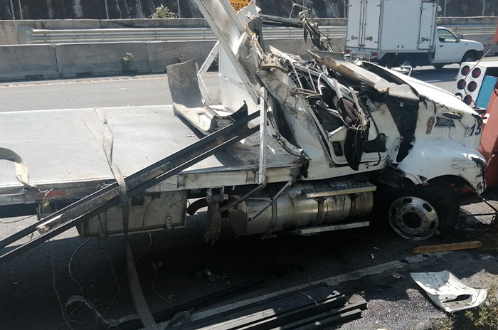 Volcadura de camión provoca caos sobre la vía Tenancingo Toluca 2