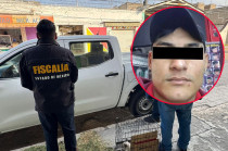 Agentes de la Policía de Investigación y personal municipal acudieron al mercado sobre avenida Tulpetlac para recabar testimonios.