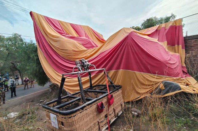 De manera preliminar se sabe que el piloto maniobró sobre la carretera Tuxpan, para librar los árboles en la zona donde pretendía aterrizar, pero no lo logró.