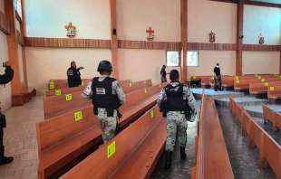 A la iglesia de Santa María de la Anunciación de la colonia Atlanta, arribaron elementos de Seguridad Pública Municipal, la Guardia Nacional, Policía Estatal y el agrupamiento canino