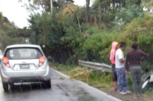 Autoridades piden a los automovilistas reducir la velocidad y salir con tiempo ante las fuerte lluvias.
