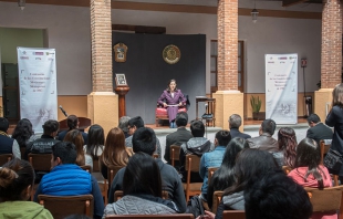 Dicta conferencia la historiadora Patricia Galeana sobre la Constitución