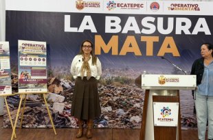 Azucena Cisneros Coss, presidenta municipal de Ecatepec, informó sobre las acciones de limpieza y desazolve implementadas para reducir los riesgos de encharcamientos durante las lluvias.