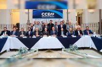 El Magistrado Presidente del TRIJAEM, Luis Eduardo Gómez García, se reunió con líderes empresariales del Edoméx para fortalecer la certeza jurídica y generar confianza para la inversión.