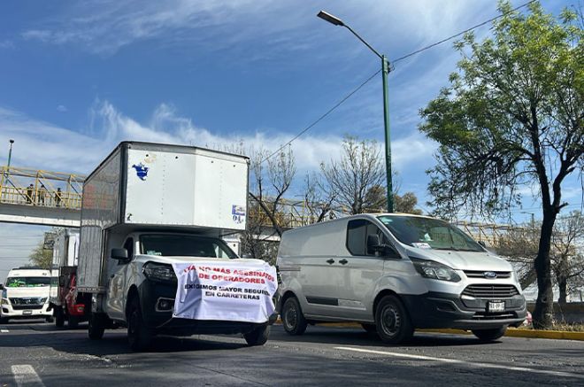 Transportistas exigen acción ante la falta de soluciones a sus demandas y critican la regulación excesiva en los permisos de carga.