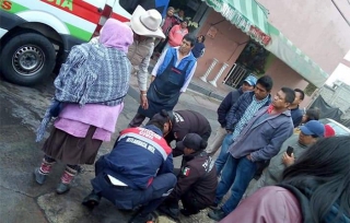 #Ixtlahuaca: camioneta de tránsito atropella a abuelito