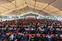 Cientos de madres se dieron cita para celebrar su día con música, regalos y alegría