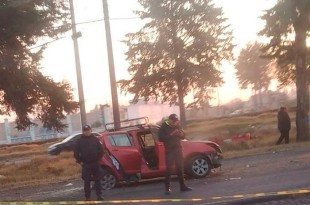 Peritos de la FGJEM realizarán las diligencias correspondientes para esclarecer las causas del accidente. 