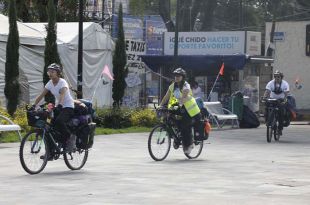 Recorrerán en bicicleta más de 20 mil kilómetros hasta La Tierra del Fuego