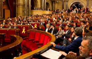 Parlamento catalán ratifica apoyo a Puigdemont