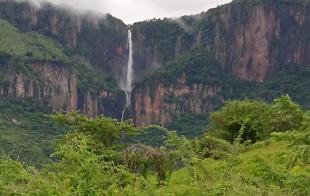 Equipos de rescate de los municipios de Tejupilco y Luvianos implementaron un operativo de búsqueda para dar con el joven.