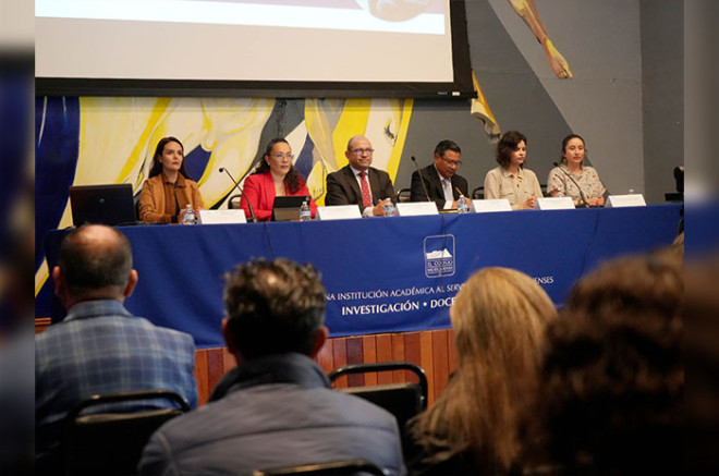 “Este encuentro es un espacio interinstitucional y académico que se construyó gracias a la convicción de que los saberes feministas, en su diversidad, no solo interpretan al mundo, sino que lo transforman”: Fabiola Manteca.  