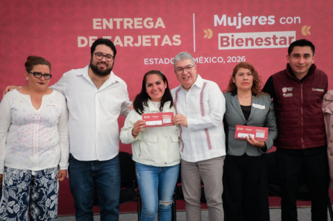 Entrega de aproximadamente 3 mil tarjetas del programa Mujeres con Bienestar