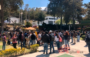 Alumnos toman edificios A y B de la Facultad de Ciencias Políticas de la #UAEMex