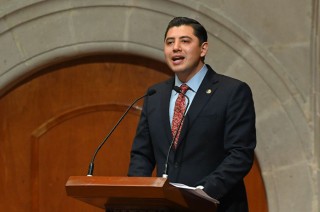 El diputado Carlos Zurita, advirtió que no está de acuerdo con el hostigamiento, la política de persecución, el racismo y el clasismo del Presidente de Trump hacia los migrantes mexiquenses.