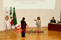 Zarza Delgado toma protesta como rectora de la UAEMéx