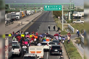 Bloqueo en Circuito Exterior Mexiquense.